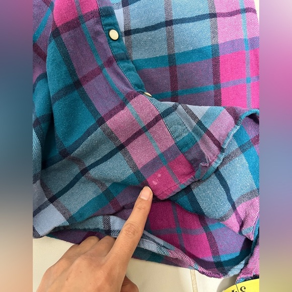 - Pullover Flannel size Small - Picture 9 of 10